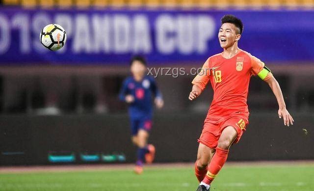 18岁新星引领国足未来：王钰栋成老将新希望